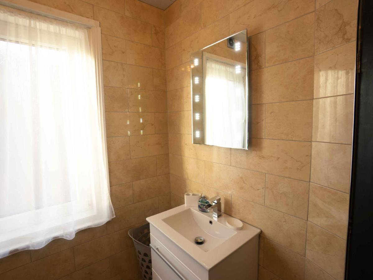 Pass The Keys Amazing, Newly Renovated 5Bedroom House Sleeps 10 Scarborough Exterior photo
