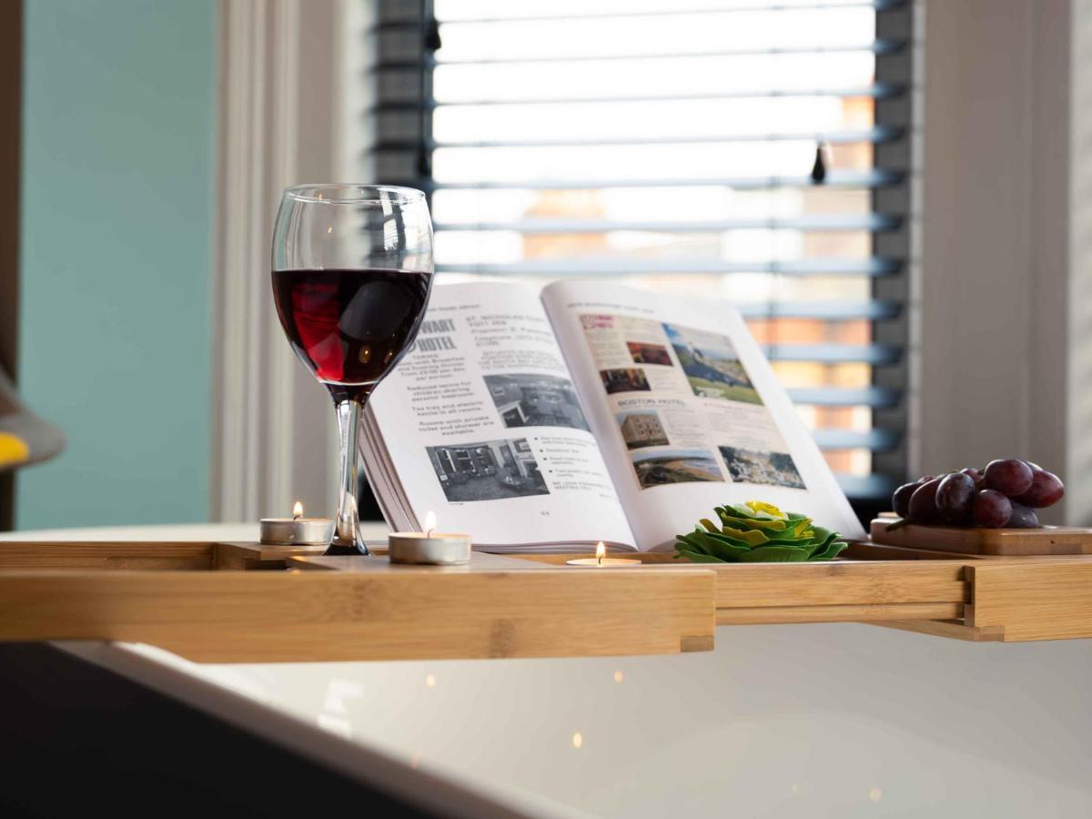 Pass The Keys Amazing, Newly Renovated 5Bedroom House Sleeps 10 Scarborough Exterior photo