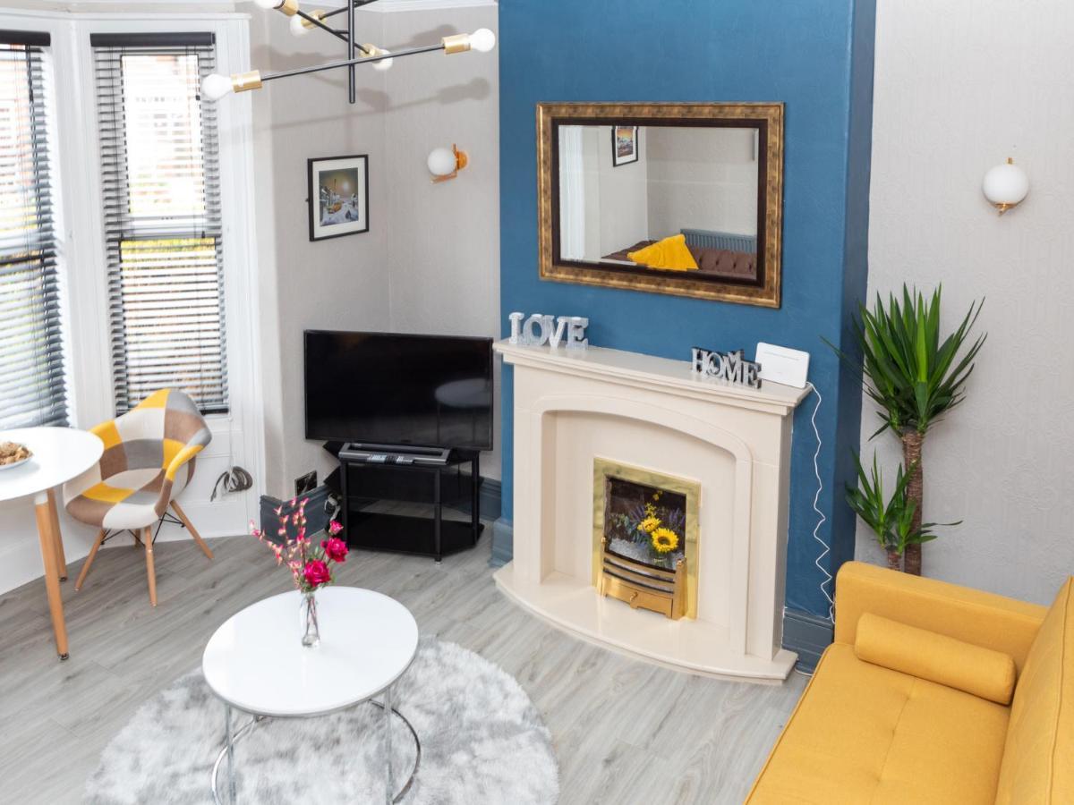 Pass The Keys Amazing, Newly Renovated 5Bedroom House Sleeps 10 Scarborough Exterior photo